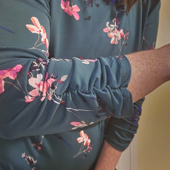 Eliza J Green Floral Midi Dress Spring Wedding Flowy - Picture 2 of 7